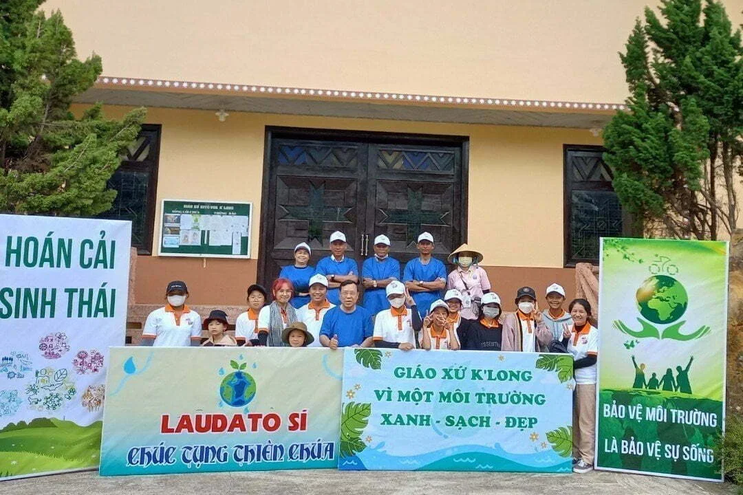 Giáo Xứ K’Long (Đức Trọng) Cùng Nhau “Chăm Sóc Ngôi Nhà Chung”