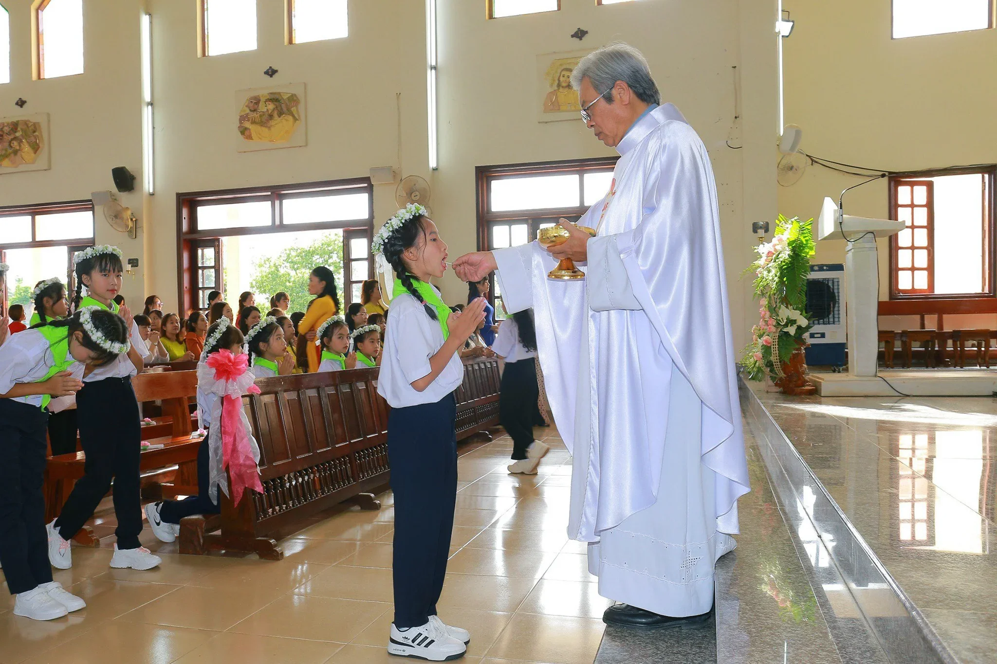 Rước Lễ lần Đầu Tại Giáo Xứ Kim Phát (Đức Trọng)