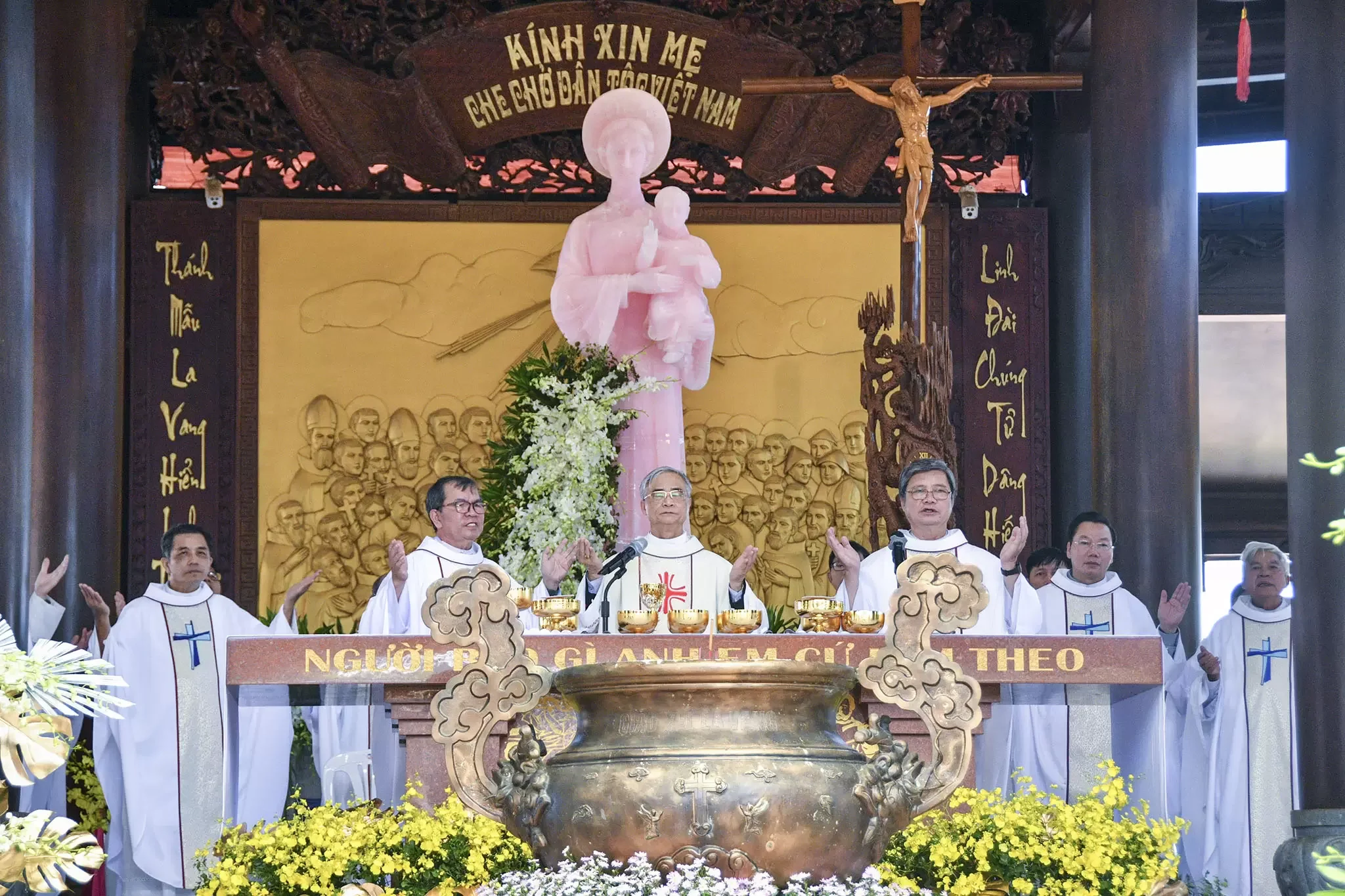 Trung Tâm Thánh Mẫu La Vang Bảo Lộc: Đức Cha Giáo Phận Về Dâng Lễ Ngày Hành Hương