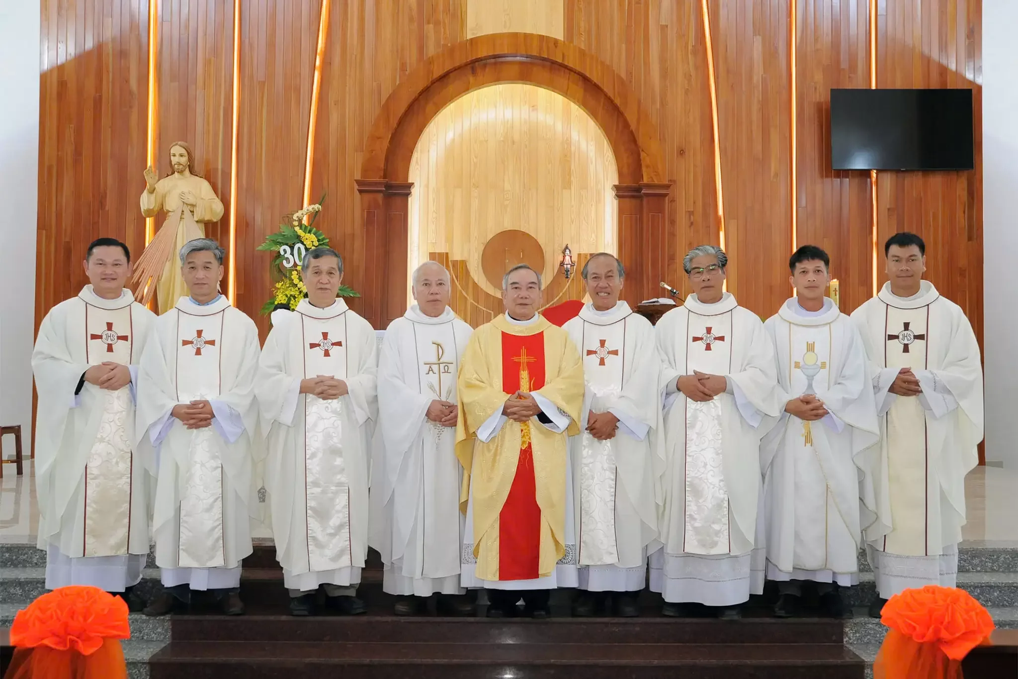 Thánh Lễ Tạ Ơn 30 Năm Linh Mục Của Cha Giuse Phạm Văn Thống Quản Xứ Giáo Xứ Đại Lộc (Bảo Lộc)