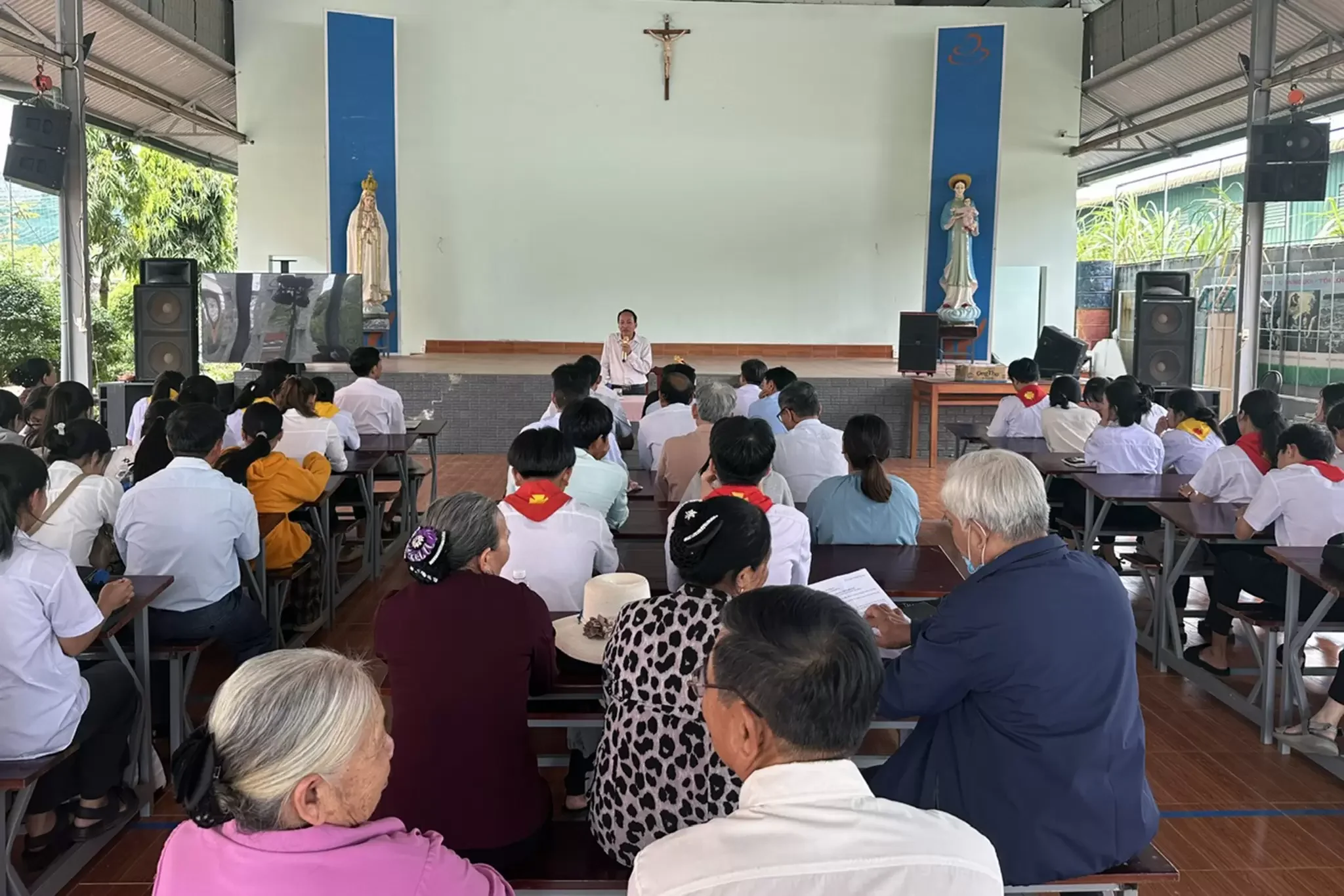 Giáo Hạt Mađaguôi Khai Giảng Khóa Học Lời Chúa Và Sứ Vụ Loan Báo Tin Mừng