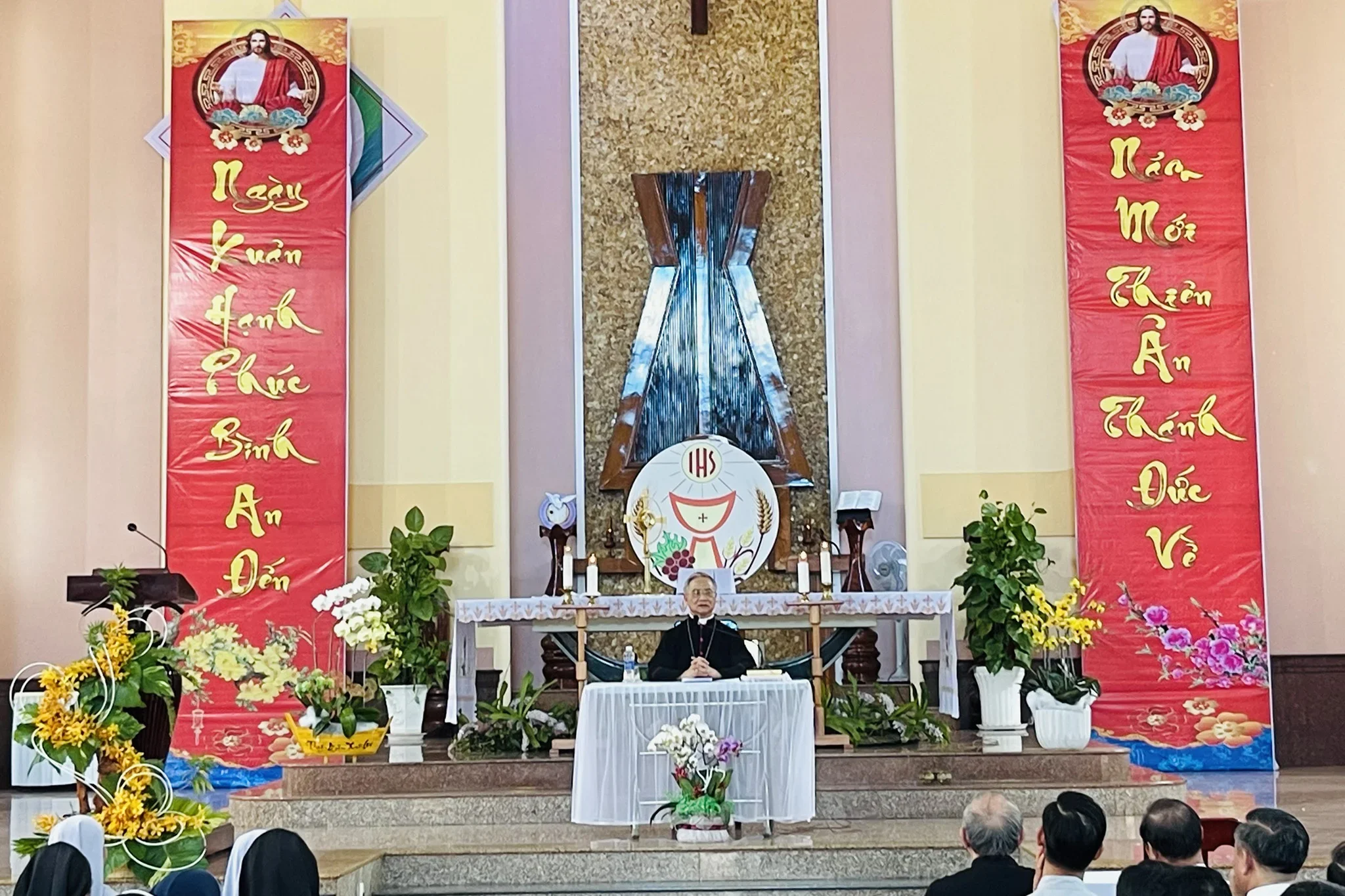 Giáo Hạt Mađaguôi Chúc Tết Đức Cha Đaminh – Giám Mục Giáo Phận Đà Lạt