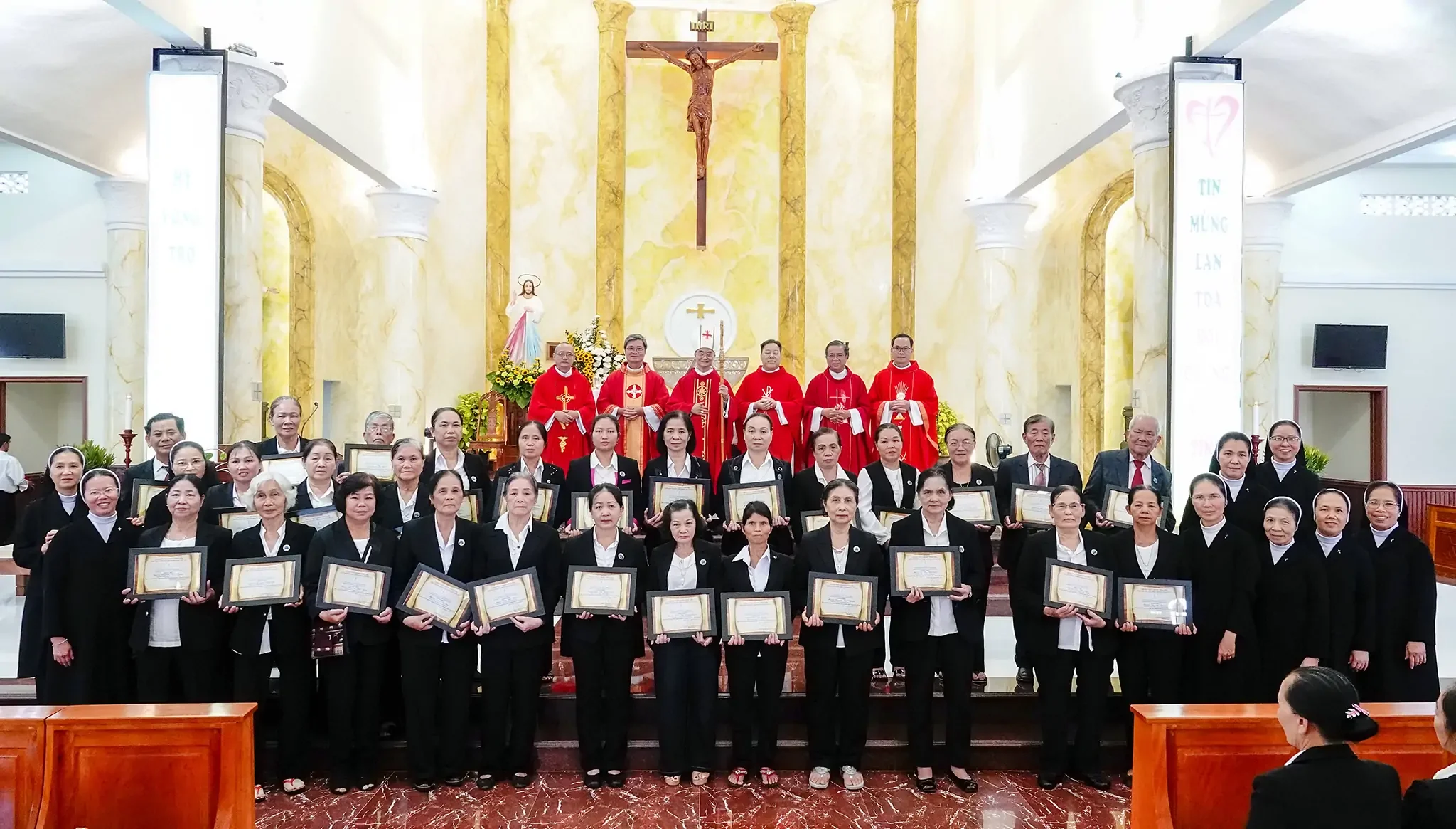 Ngày Truyền Thống Lễ Suy Tôn Thánh Giá 2025