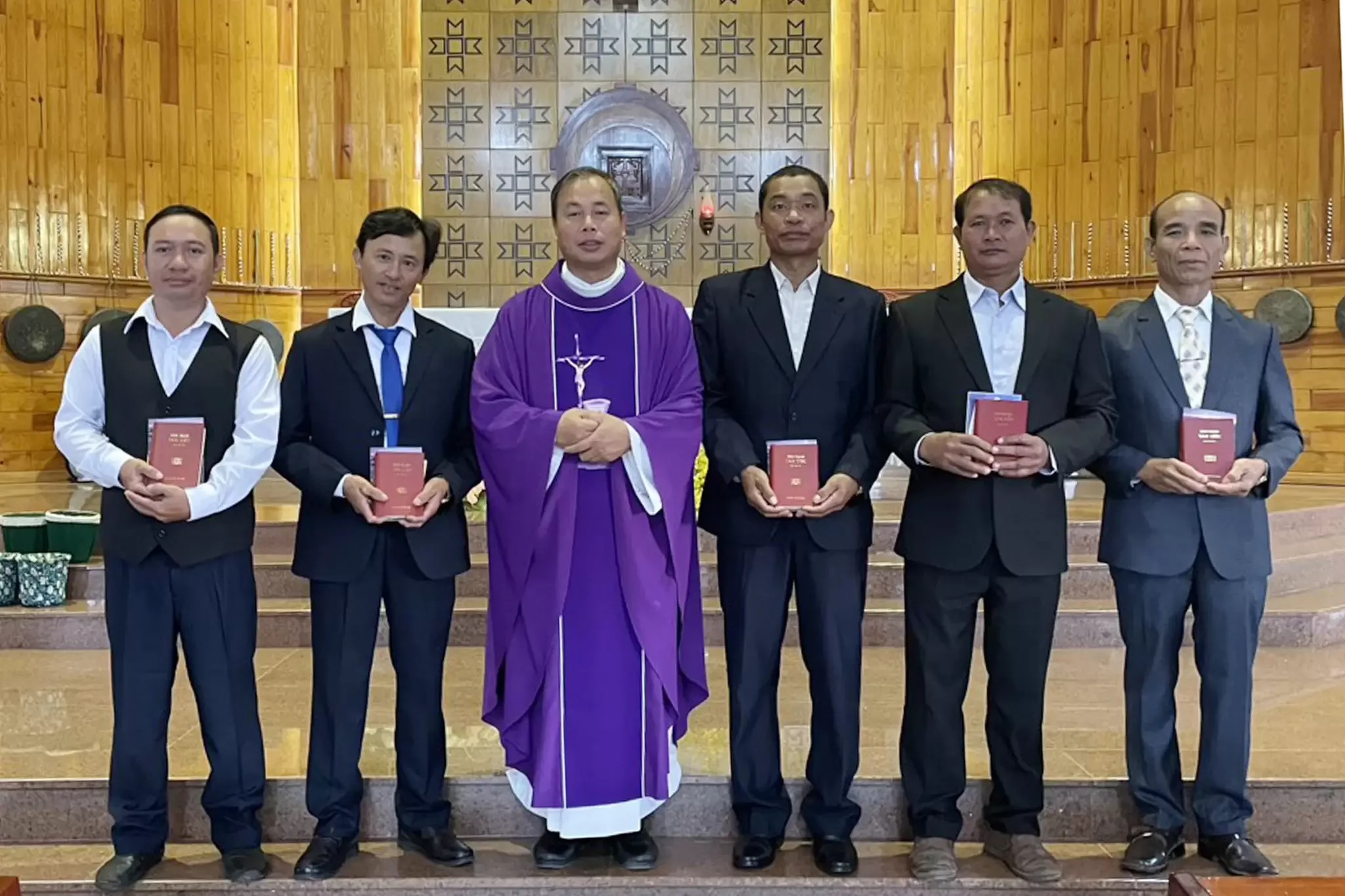 Giáo Xứ Phitô (Đức Trọng): Lễ Tạ Ơn Và Ra Mắt Tân Hội Đồng Mục Vụ Giáo Xứ