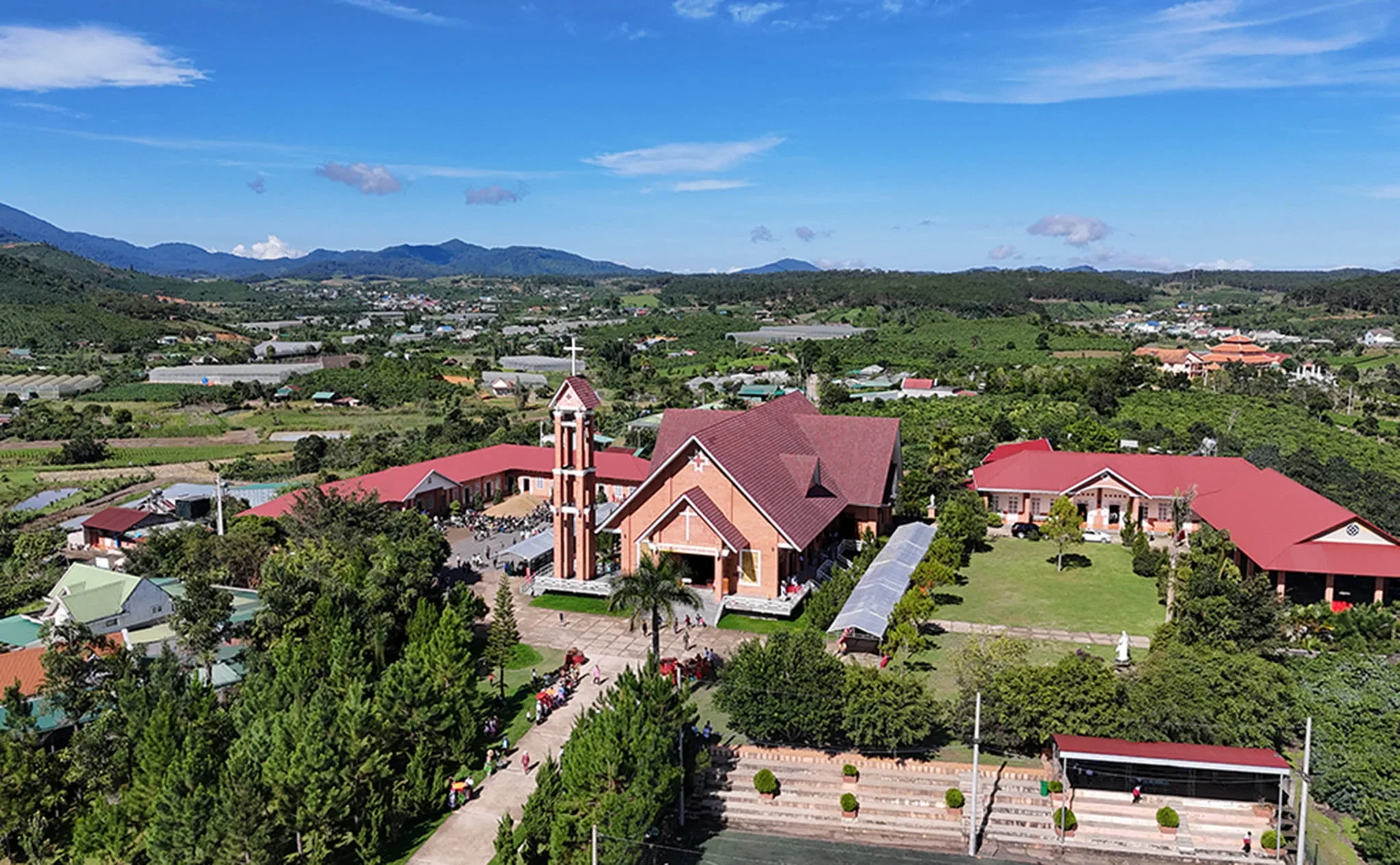 Lễ Khánh Nhật Truyền Giáo Tại Giáo Xứ Phi Liêng – Giáo Hạt Đạ Tông