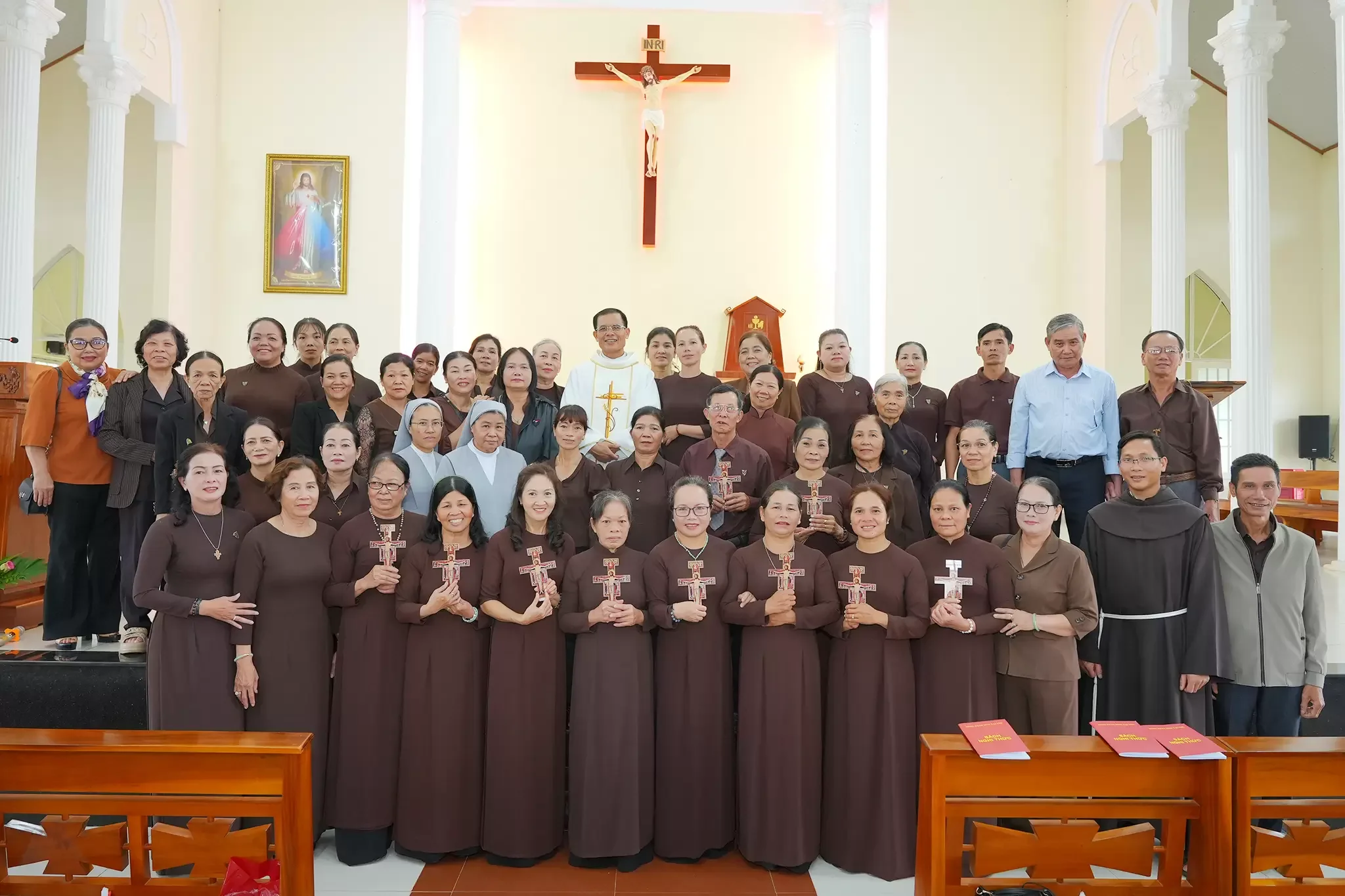 Mừng Kính Thánh Bonaventura và Lễ Khấn Dòng Phan Sinh Tại Thế