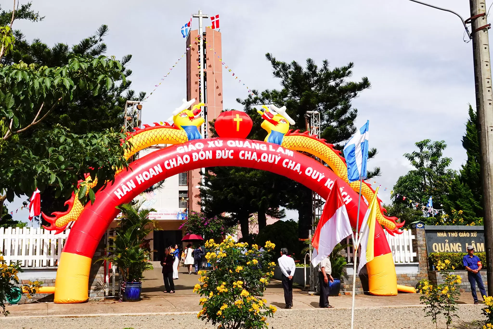 Giáo Xứ Quảng Lâm Giáo Hạt Bảo Lộc: Kỷ Niệm 50 Năm Hình Thành & 25 Năm Cung Hiến Thánh Đường