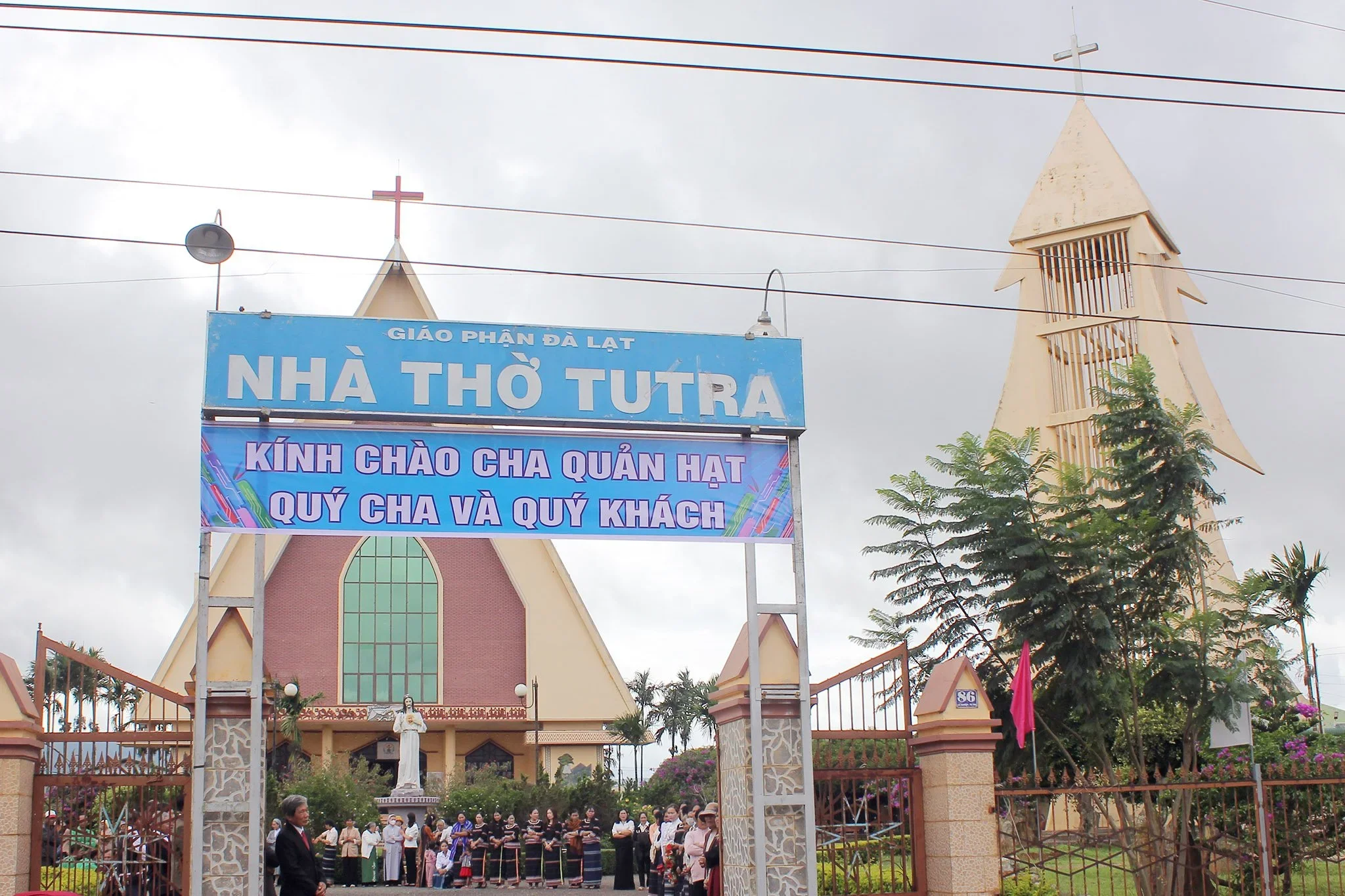 Giáo Xứ Tu Tra – Giáo Hạt Đơn Dương – Đón Mừng Cha Tân Quản Xứ