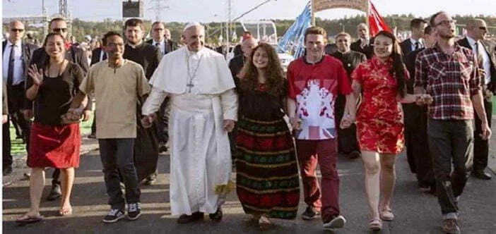 Tông Thư Của ĐTC Phan-xi-cô Gửi Các Bạn Trẻ Nhân Dịp Công Bố Văn Kiện Chuẩn Bị Thượng Hội Đồng Giám Mục Thế Giới Lần Thứ XV