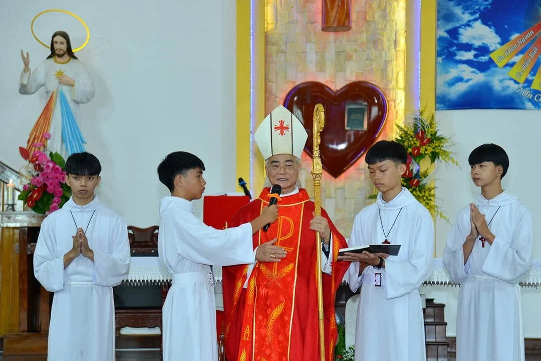 Giáo Xứ Suối Mơ – Giáo Hạt Bảo Lộc: Thánh Lễ Ban Bí Tích Thêm Sức