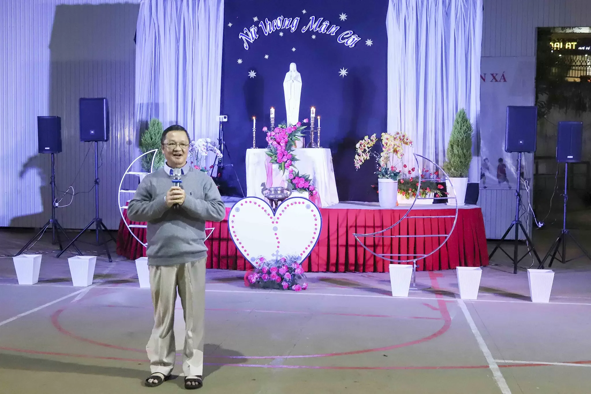 “Mân Côi Đời Con Dâng Mẹ”: Nhóm Sinh Viên Don Bosco Đà Lạt Và Giáo Sở Don Bosco Dâng Hoa Kính Đức Mẹ