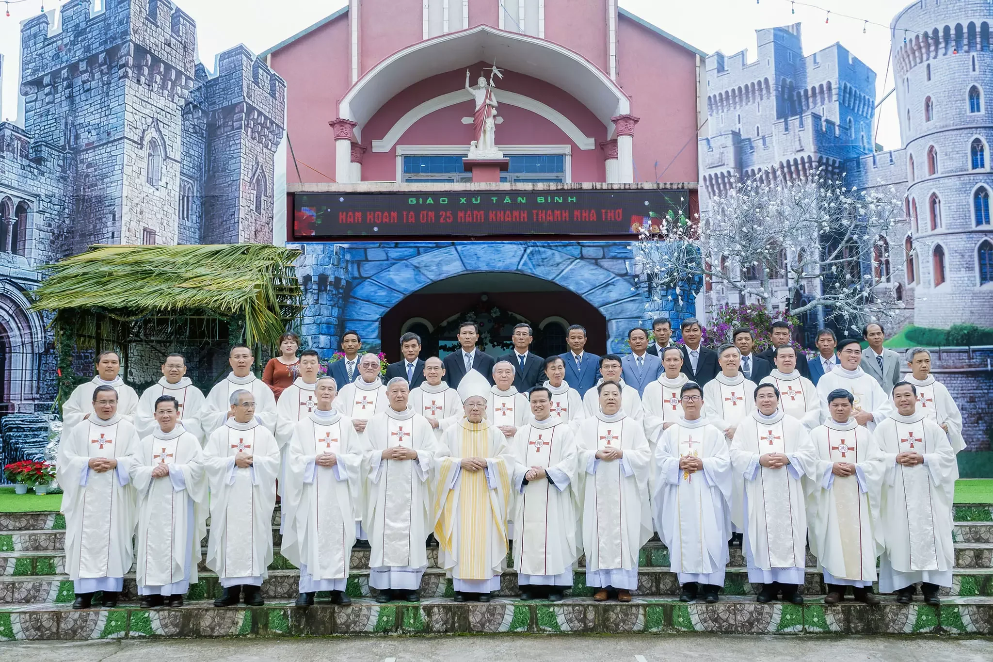 Giáo Xứ Tân Bình (Bảo Lộc) Kỷ Niệm 25 Năm Khánh Thành Nhà Thờ