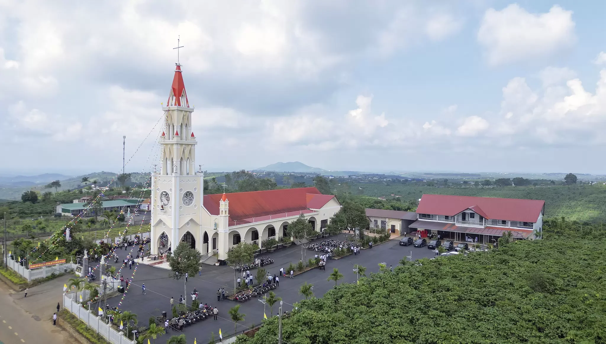 Giáo Xứ Tân Lâm (Di Linh) Khánh Thành Các Công Trình Mới