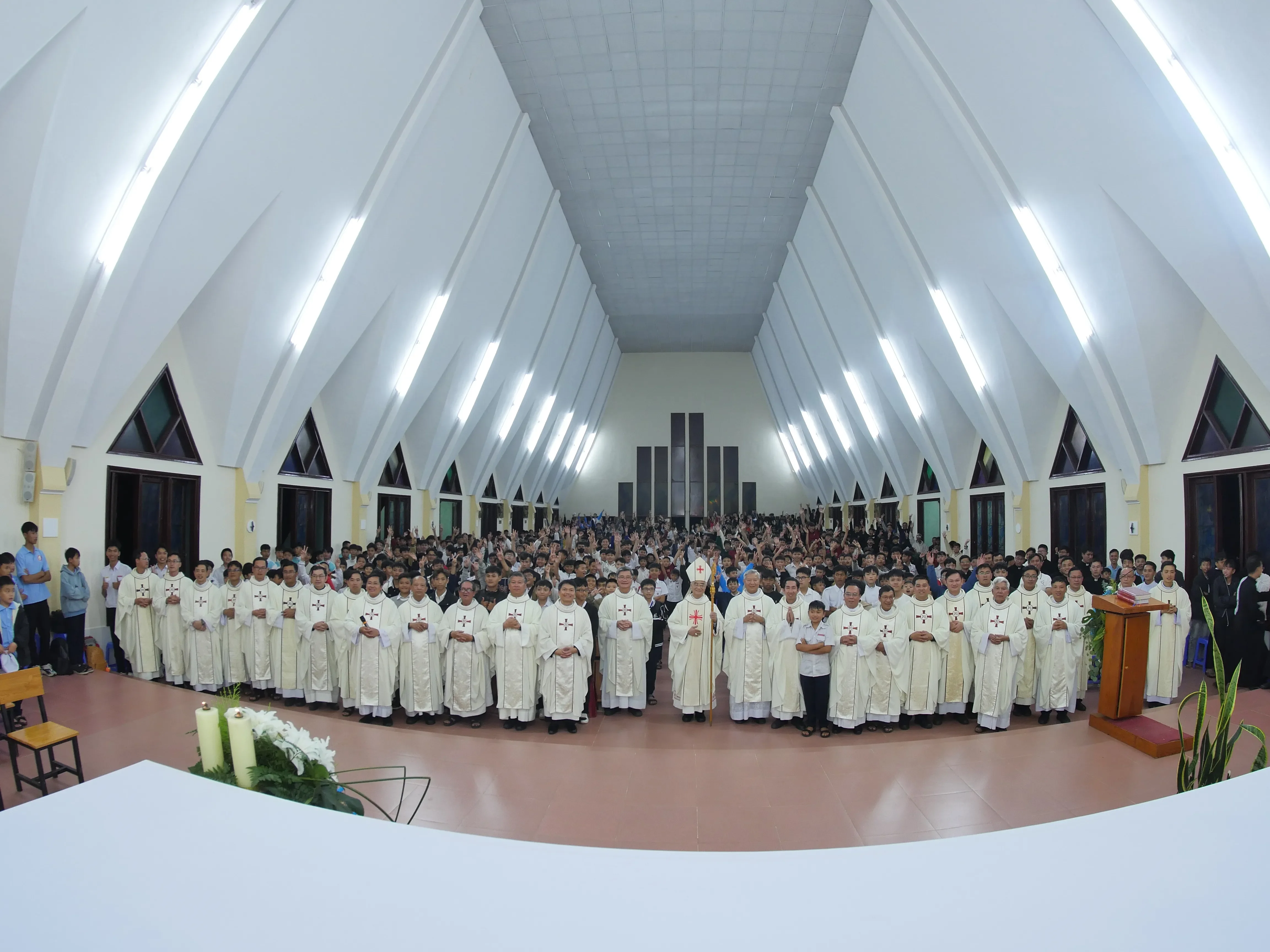 Trung Tâm Mục Vụ Giáo phận Đà Lạt: Gần 1.300 Bạn Trẻ Tham Dự Ngày Trải Nghiệm Ơn Gọi Năm 2025