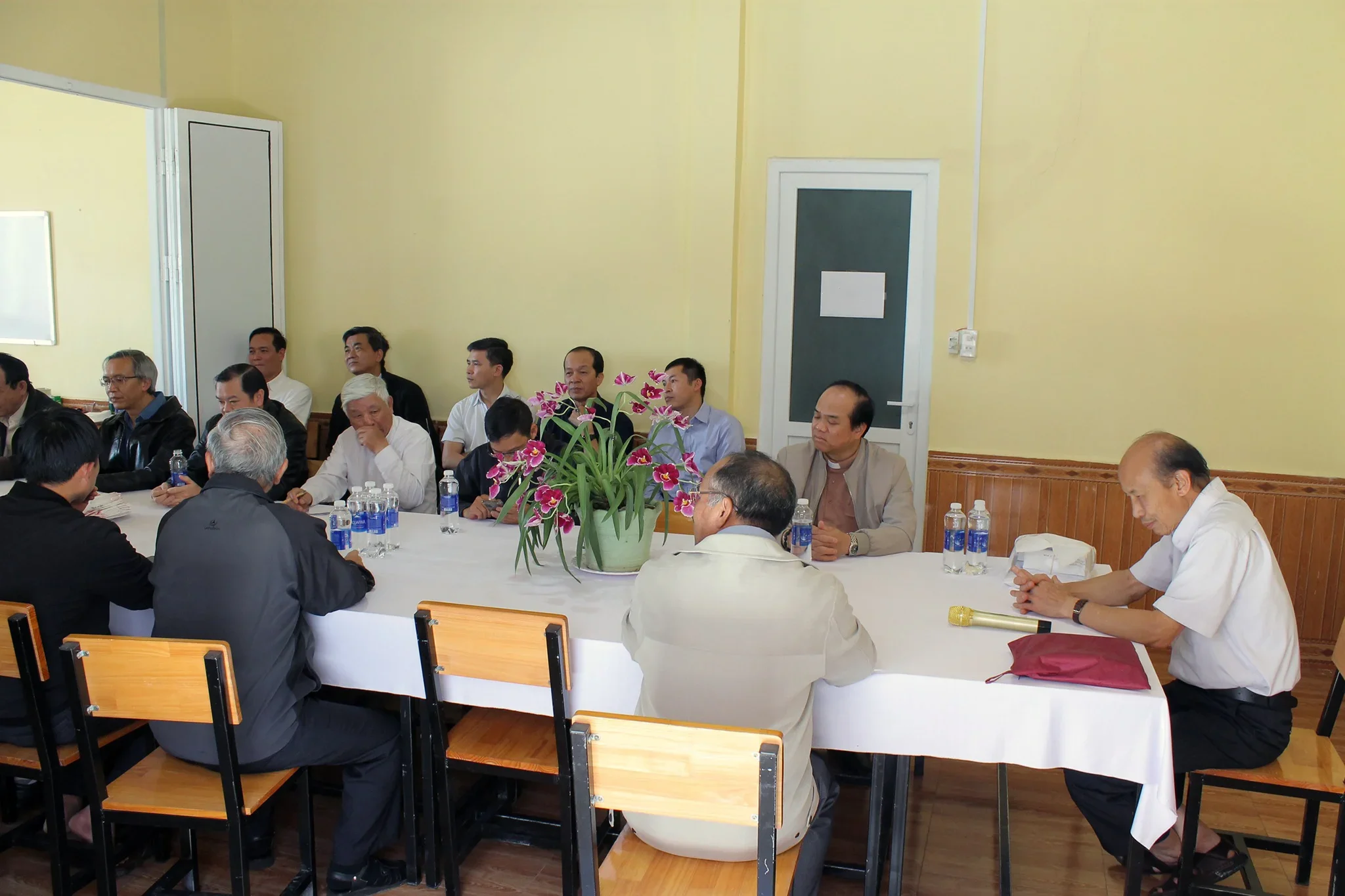 Các Linh Mục Giáo Hạt Đà Lạt Tĩnh Tâm Tại Giáo Xứ Bạch Đằng