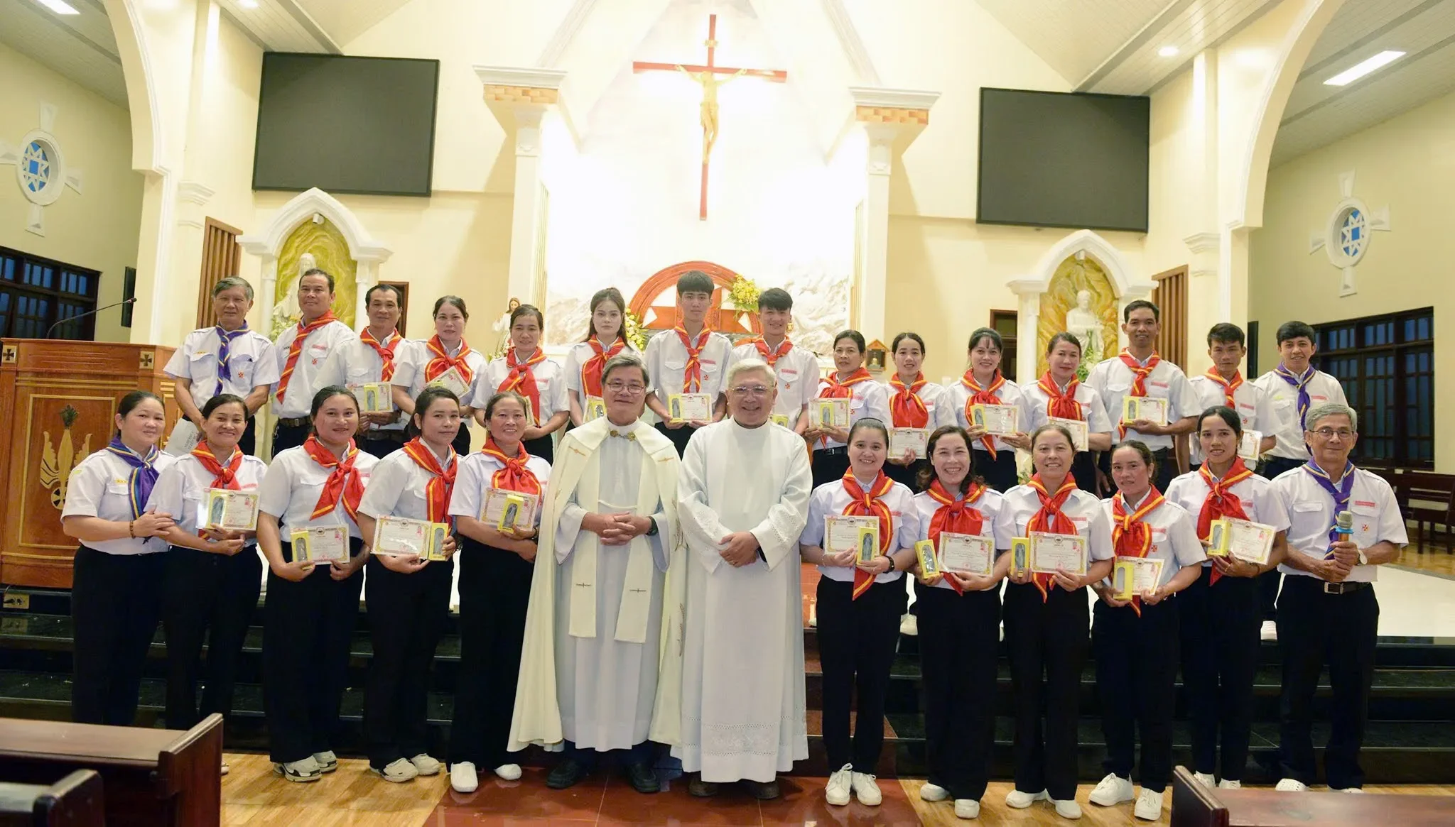 Những bước chân khơi lên niềm hy vọng