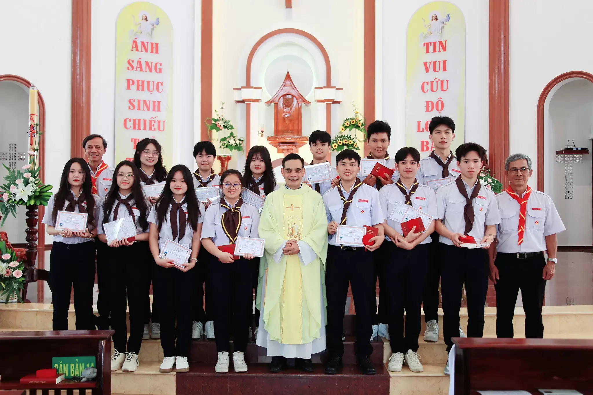 Xứ Đoàn Mẹ Vô Nhiễm Giáo Xứ Tân Hóa (Bảo Lộc): Các Em Hiệp Sĩ II Lên Đường
