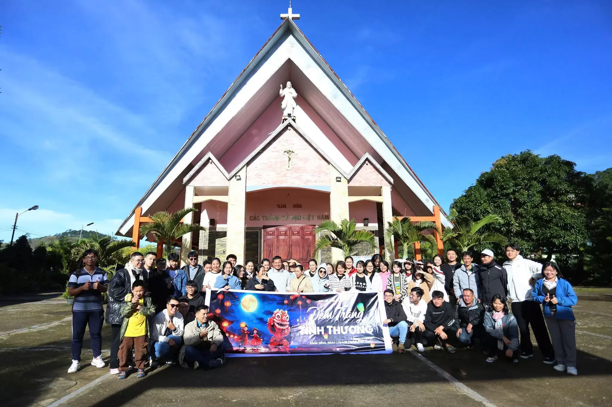 Đêm Trăng Tình Thương Tại Giáo Xứ Păng Tiêng Đà Lạt