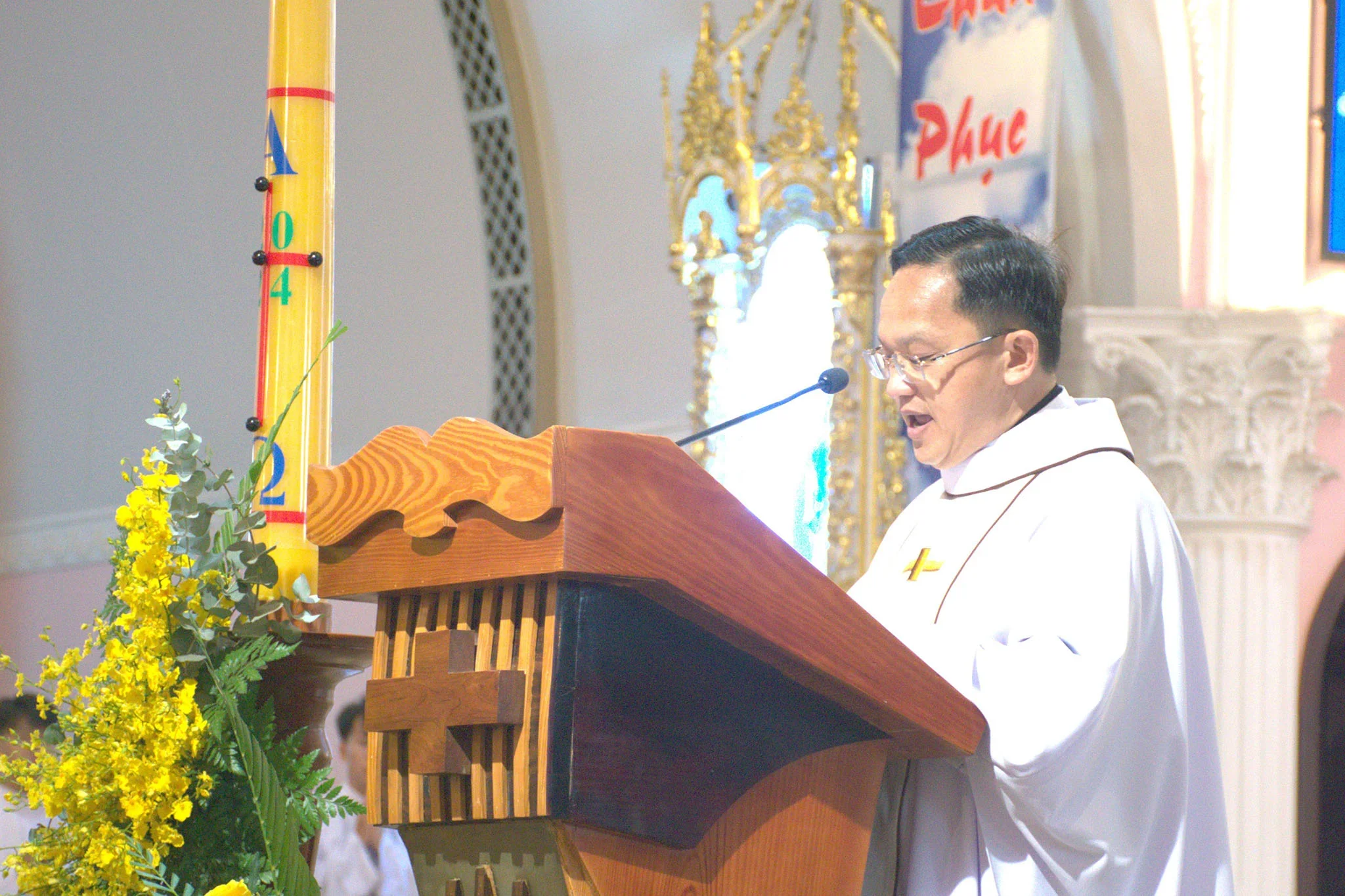 Giáo Xứ Tùng Nghĩa (Đức Trọng) Cử Hành Đêm Vọng Phục Sinh