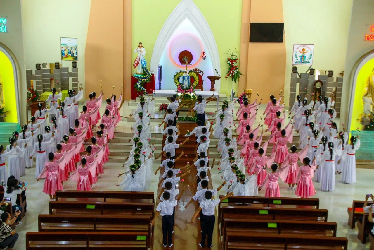 Khai mạc Tháng Hoa tại Giáo xứ Đại Lộc 2023