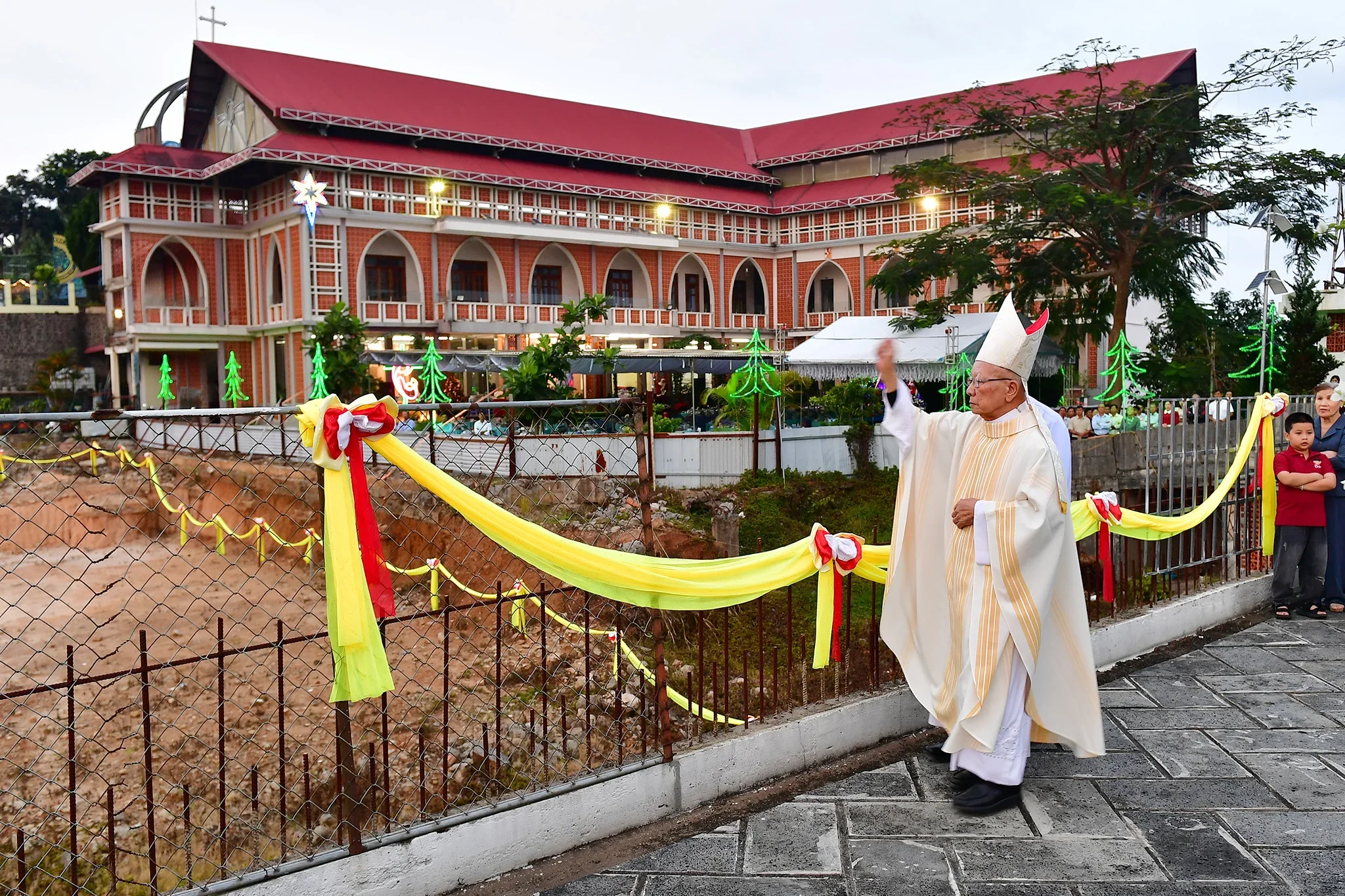Giáo Xứ Thanh Xá (Bảo Lộc) Mừng Lễ Bổn Mạng Và Làm Phép Đất Xây Dựng Nhà Thờ