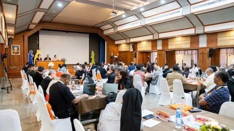 THƯỢNG HỘI ĐỒNG: GIAI ĐOẠN TƯ VẤN KẾT THÚC NHƯNG CUỘC ĐỐI THOẠI VỚI DÂN CHÚA VẪN TIẾP TỤC