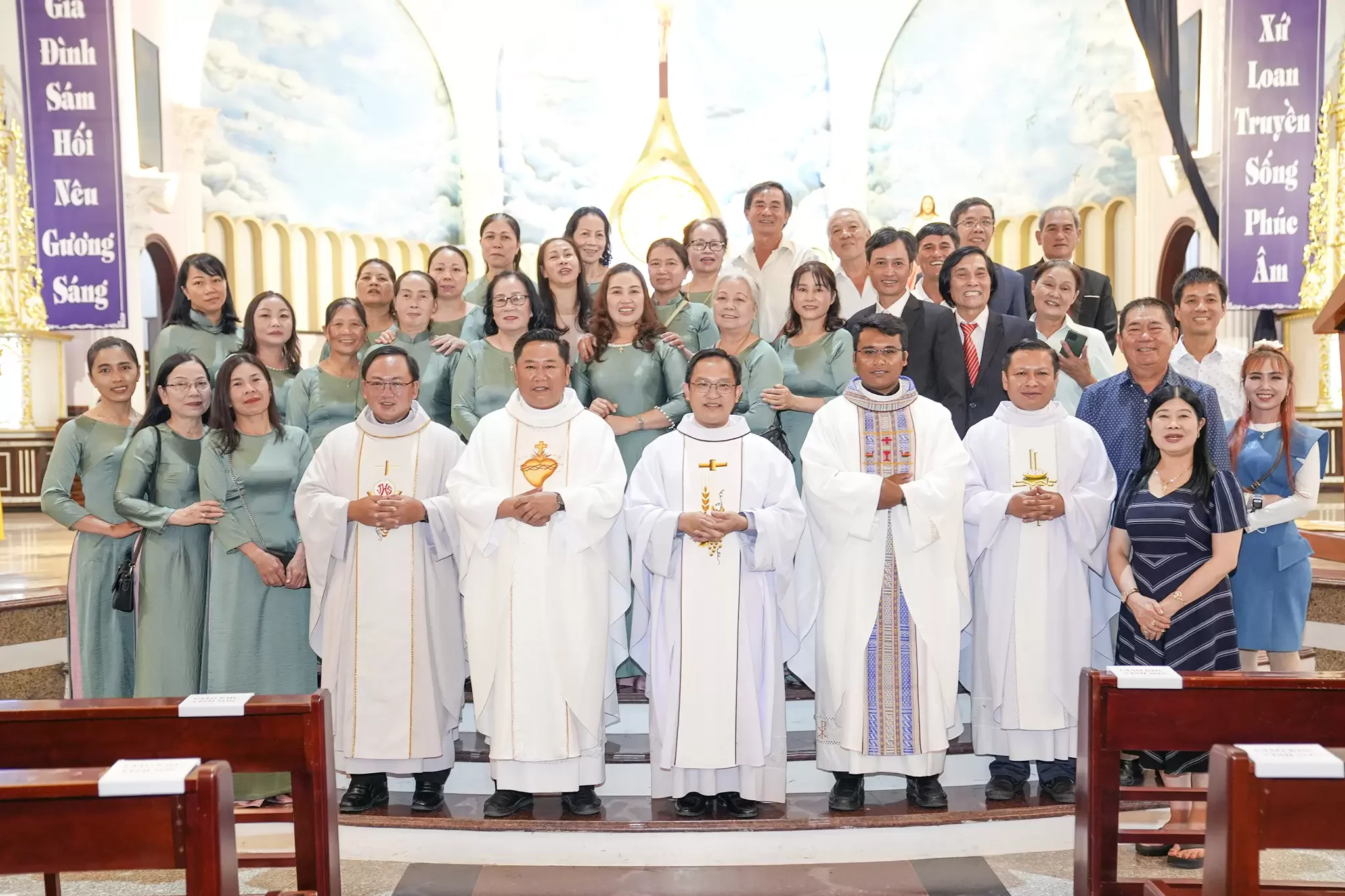 Lễ Thánh Vinh Sơn: Bổn Mạng Giáo Khu Vinh Sơn, Giáo xứ Tùng Nghĩa