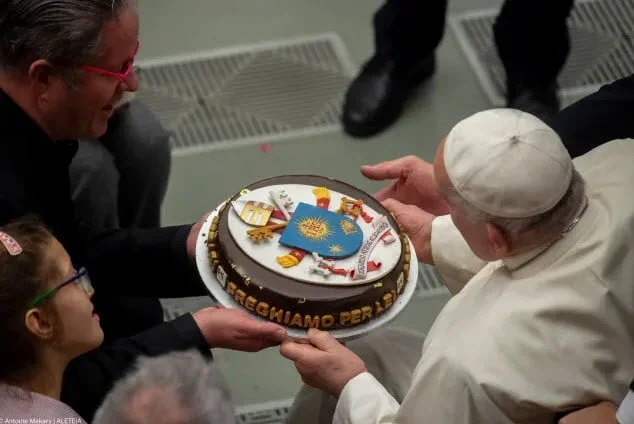 SINH NHẬT CỦA ĐỨC PHANXICÔ: Ở TUỔI 87, NGÀI CÓ PHẢI LÀ VỊ GIÁO HOÀNG LỚN TUỔI NHẤT KHÔNG?