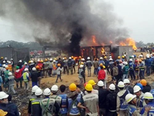 Những Đầu Óc Căm Thù: Suy Tư Về Bạo Loạn Được Cho Là Có Nguyên Nhân Chủng Tộc