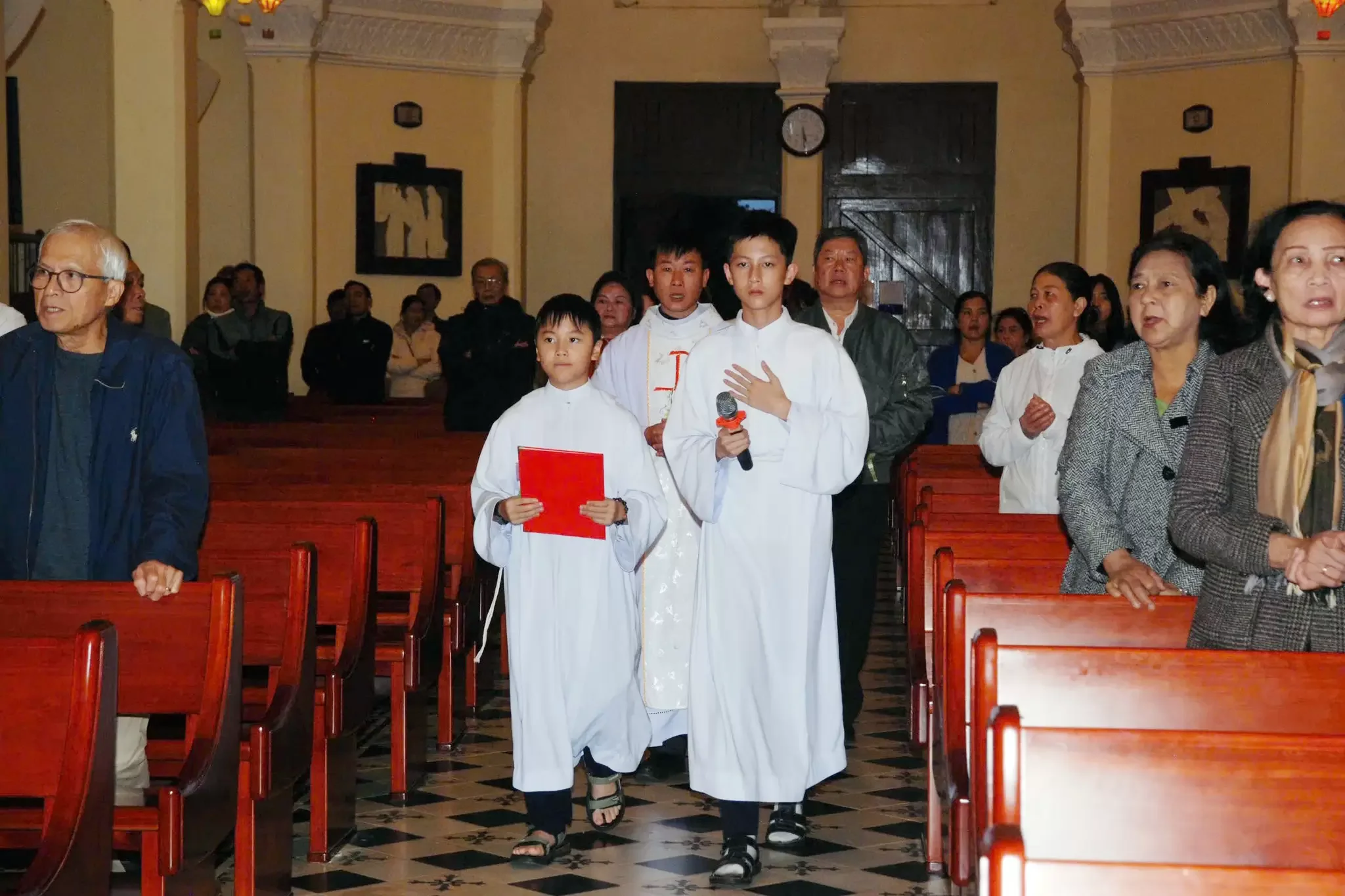 Giáo Xứ Chính Tòa Đà Lạt: Nghi Thức Tiếp Nhận 6 Dự Tòng