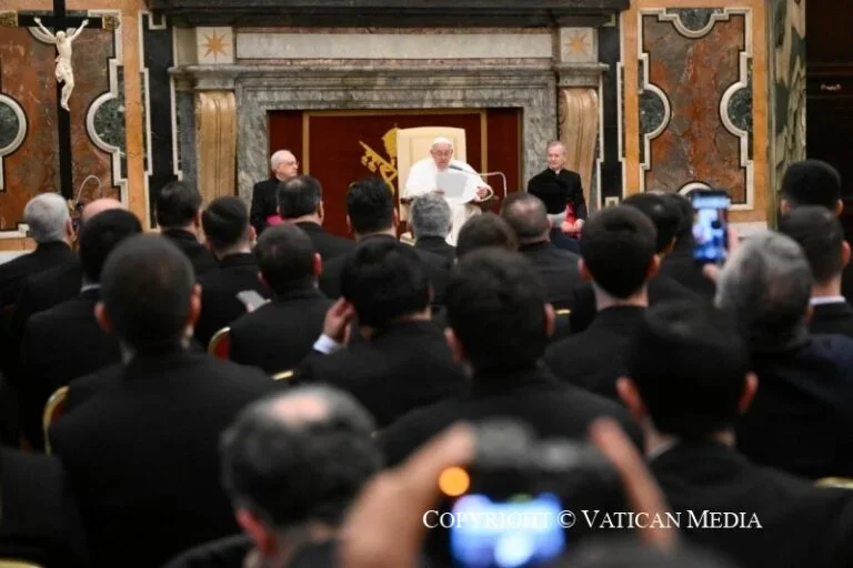 Huấn Luyện Chủng Sinh Về Những Vấn Đề Liên Quan Đến Hôn Nhân Và Gia Đình