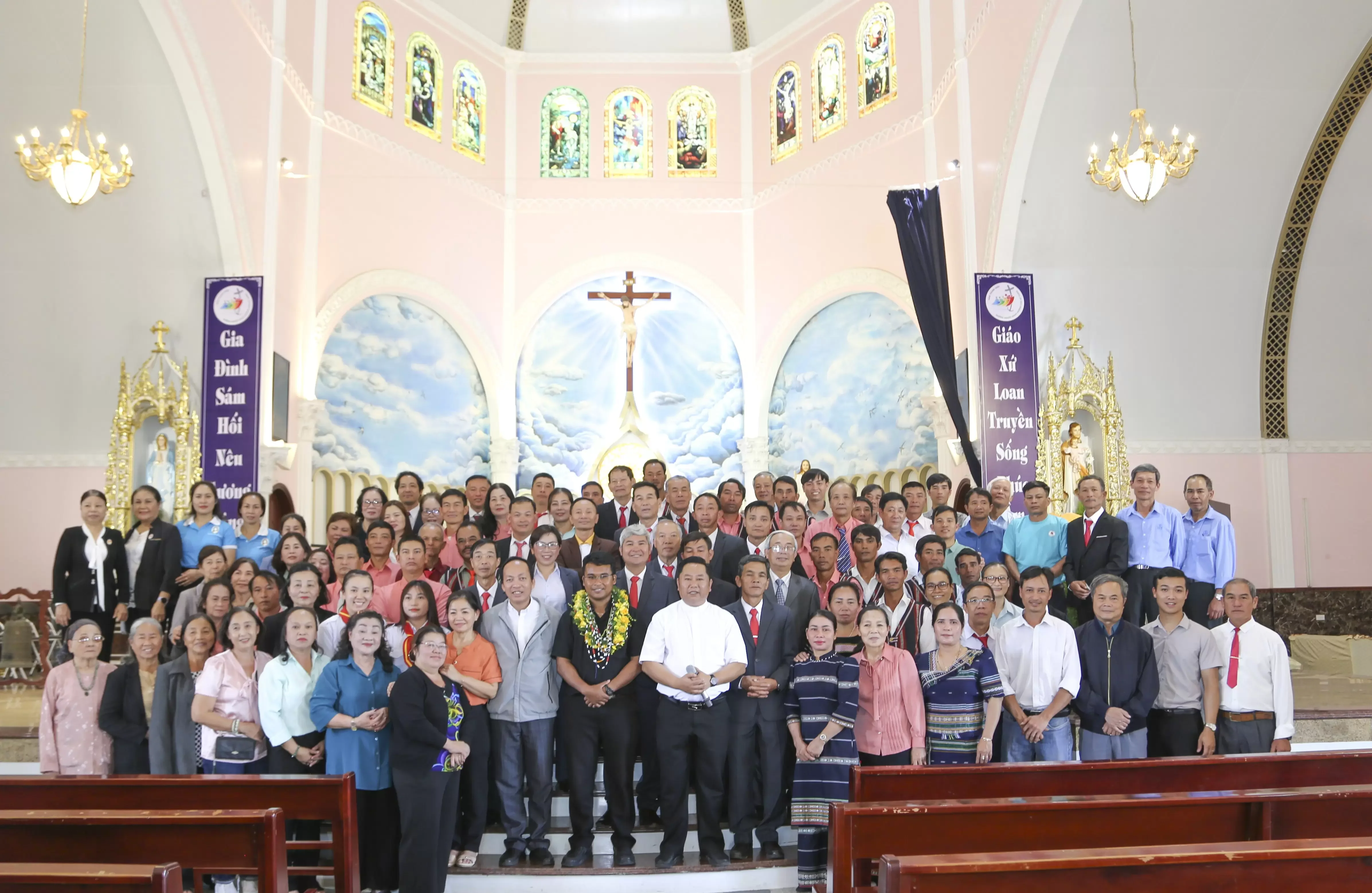 Giáo Xứ Tùng Nghĩa, Giáo Hạt Đức Trọng Đón Cha Phó Mới