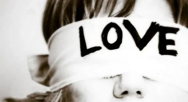 Mù Quáng Trong Tình Yêu