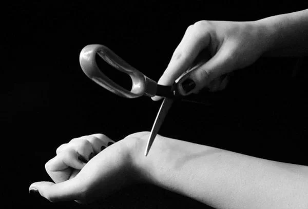 Hủy Hoại Chính Mình