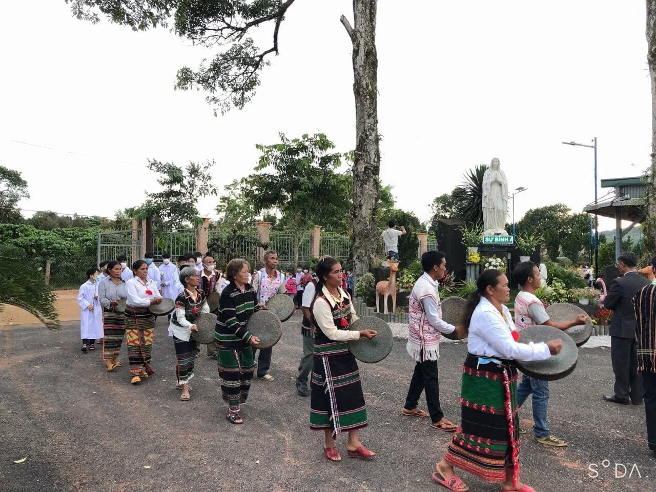 Hình Ảnh Bế Mạc Tháng Hoa Kính Đức Mẹ – Giáo Họ Lộc Bảo – Giáo Hạt Bảo Lộc 31-5-2022