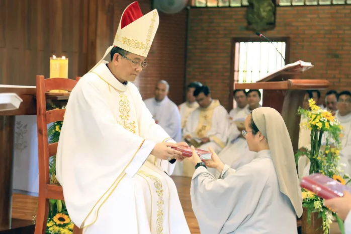 Thánh Lễ Tuyên Khấn Trọng Thể Tại Đan Viện Nữ Biển Đức Đồi Hiển Linh – Lộc Nam (Bảo Lộc)