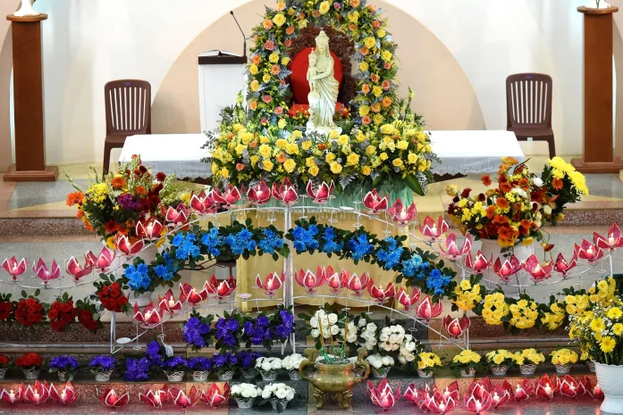 Giáo Xứ Bảo Lộc Khai Mạc Tháng Hoa