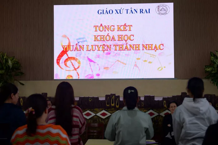 Ban Thánh Nhạc Giáo Hạt Bảo Lộc Tổng Kết Khoá Huấn Luyện Thánh Nhạc Tại Cụm Tân Rai