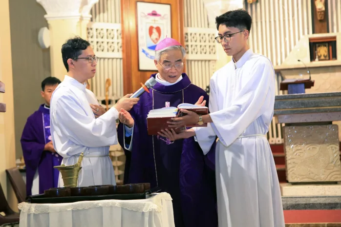 Đức Cha Đaminh Khai Mạc Mùa Chay Thánh 2025 Tại Nhà Thờ Chính Tòa
