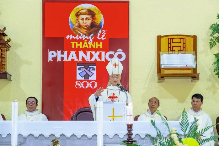 Đức Cha Đaminh Dâng Lễ Kính Thánh Phanxicô Tại Nhà Thờ Giáo Xứ Du Sinh (Đà Lạt)