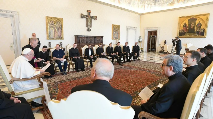 CÁC ANH EM LINH MỤC YÊU QUÍ CỦA TÔI – “À MES FRÈRES PRÊTRES”