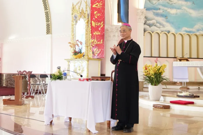 Giáo Hạt Đức Trọng Chúc Tết Đức Giám Mục Giáo Phận