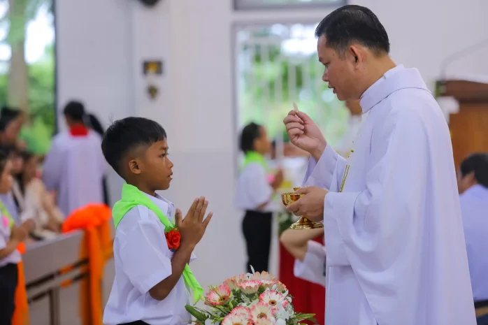 Rước Lễ Lần Đầu Tại Giáo Xứ Đại Lộc (Bảo Lộc)