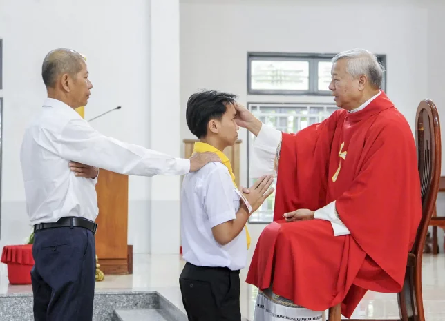 Thánh Lễ Ban Bí Tích Thêm Sức tại Giáo Xứ Đại Lộc (Bảo Lộc)