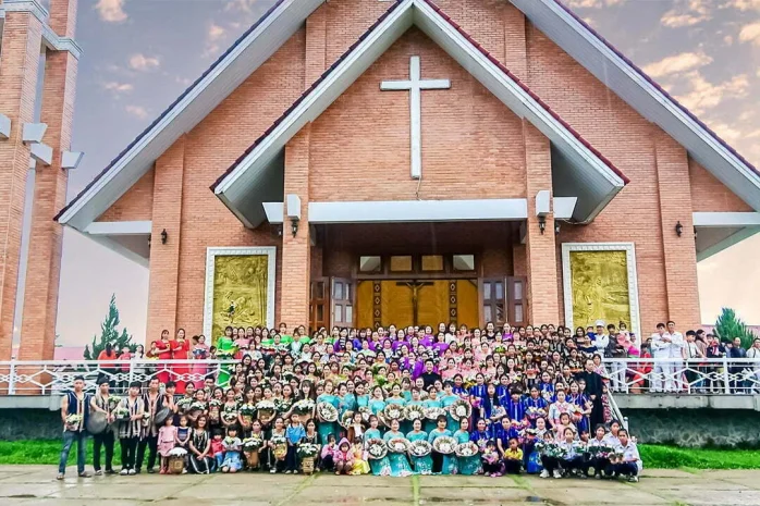 Giáo Xứ Phi Liêng (Đạ Tông) Bế Mạc Tháng Hoa Dâng Kính Đức Mẹ