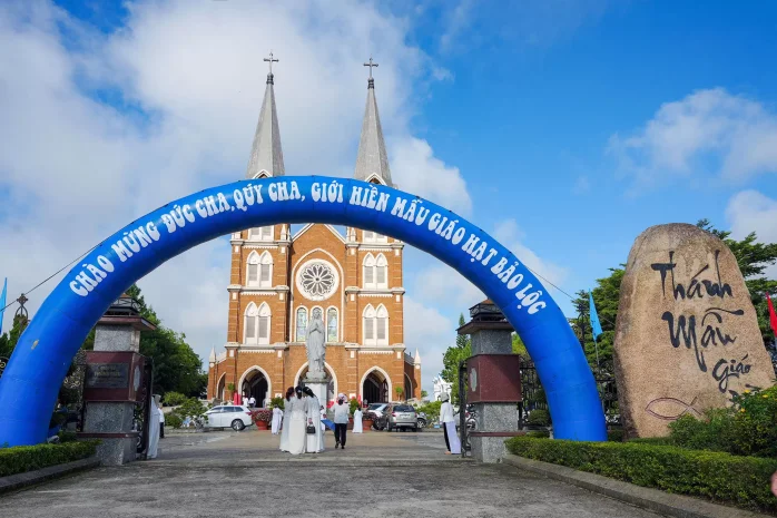 Mừng Kính Thánh Nữ Monica – Ngày Truyền Thống Hiền Mẫu Giáo Hạt Bảo Lộc