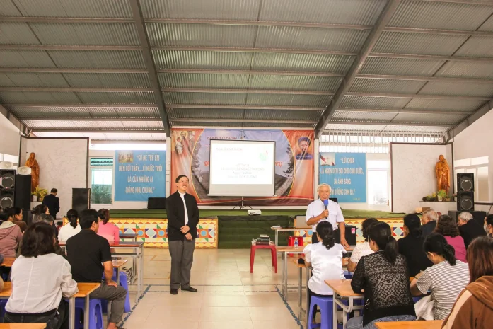 Giáo Hạt Đơn Dương Khai Giảng Khoá Học Lời Chúa Và Sứ Vụ Loan Báo Tin Mừng