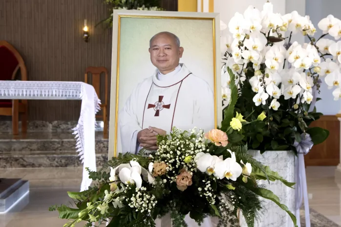 Thánh Lễ Giỗ Giáp Năm Cha Cố Matthêu Đinh Viết Hoàng
