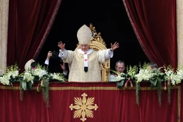 Sứ điệp Phục sinh Urbi et Orbi 2012 của Đức Thánh Cha Bênêđictô XVI