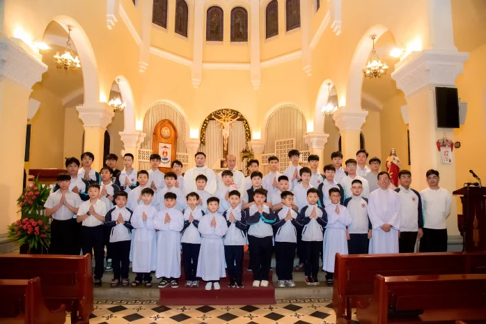 Giáo Xứ Chính Toà Đà Lạt: Mừng Kính Thánh Tâm Chúa Giêsu – Tước hiệu Ban Lễ sinh Chính Toà